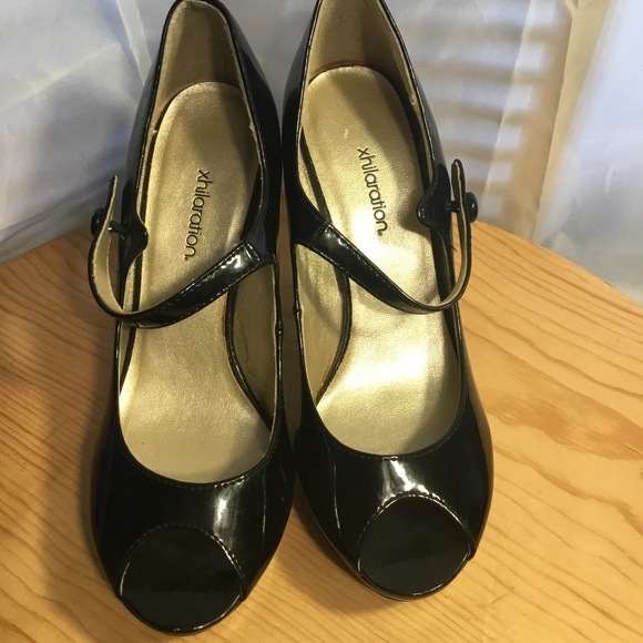 Xhilaration Black Shiny Patent Leather Strappy Peek-a-boo Toe Heels, Size 6.5 - Picture 2 of 8
